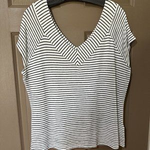 Ricki's Vneck Stripe